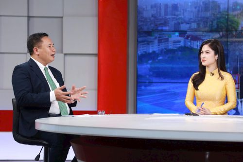 Tiến sĩ Nguyễn Anh Tuấn, Viện trưởng Viện Kinh tế Du lịch (Hiệp hội Du lịch Việt Nam) chia sẻ tại Chương trình. Ảnh: Phạm Hùng