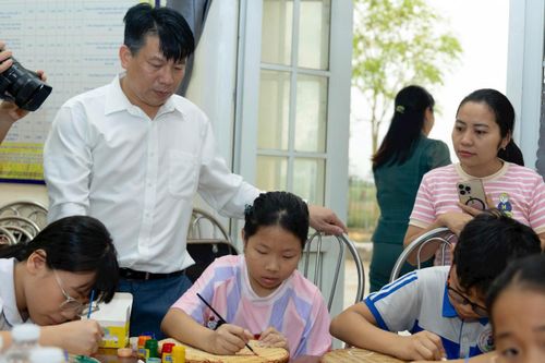 Các hoạt động tại chương trình thu hút nhiều học sinh và người dân tham gia. Ảnh: Cao Hồng