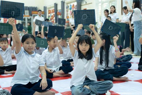 Cuộc thi Rung chuông vàng thu hút nhiều học sinh tham gia. Ảnh: Cao Hồng