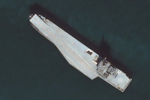 Hình ảnh vệ tinh của tàu không người lái Shahid Bagheri của Iran, neo đậu gần cảng Bandar Abbas ở Iran vào năm 2024. Ảnh: Maxar Technologies.