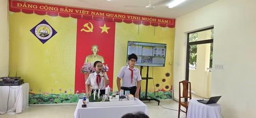 Cuộc thi trưng bày sản phẩm dạy học STEM cấp THCS.