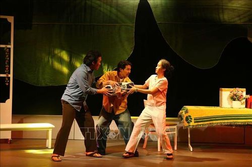 Vở diễn "Xóm phông bạt" của Nhà hát Kịch Sân khấu nhỏ 5B.