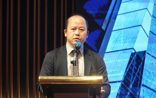 Luật sư Nguyễn Hưng Quang, Phó Trưởng Ban soạn thảo Bộ Quy tắc ứng xử trong hoạt động thu hồi nợ chia sẻ tại Hội nghị diễn ra ngày 20/4.