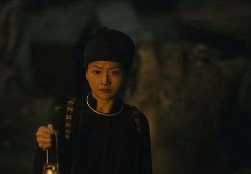 Lan Phương vào vai Sáy, nhân vật bí ẩn trong câu chuyện.