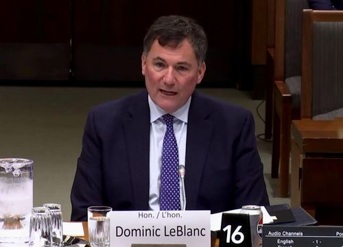 Bộ trưởng phụ trách vấn đề thương mại với Mỹ Dominic LeBlanc. Ảnh chụp màn hình