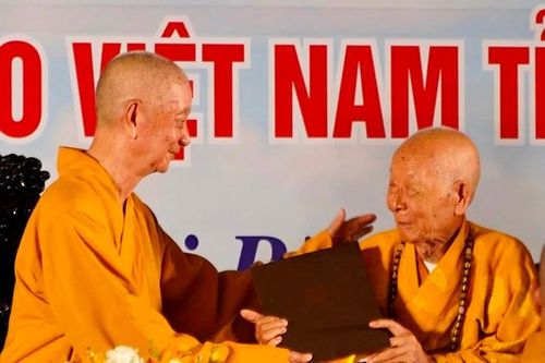 Năm 2023, Đức Pháp chủ GHPGVN - Đại lão Hòa thượng Thích Trí Quảng về tỉnh Thái Bình (cũ) thăm Trưởng lão Hòa thượng Thích Thanh Dục, Phó Pháp chủ Hội đồng Chứng minh (năm ngài 96 tuổi) nhân mùa An cư kiết hạ Phật lịch 2567 - Ảnh: Diệu Tường