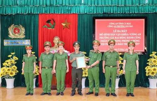 Lễ ra mắt mô hình Dân vận khéo “Công an phường Giá Rai đồng hành cùng nhân dân trong phòng chống tội phạm lừa đảo trực tuyến”. 