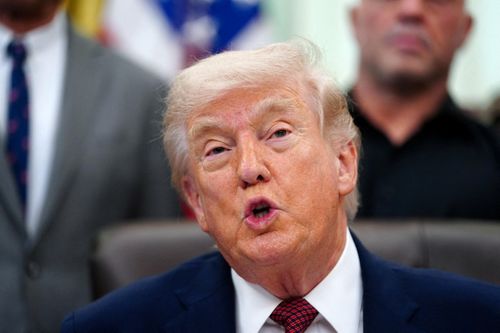  Tổng thống Mỹ Donald Trump tại Nhà Trắng ngày 18/4. Ảnh: Reuters. 