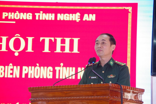 Đại tá Trần Quang Trung, Chính ủy Ban Chỉ huy Bộ đội Biên phòng tỉnh Nghệ An phát biểu tại hội thi.
