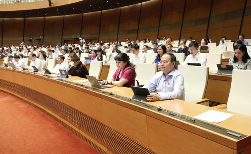 Quang cảnh phiên họp. Ảnh: QUANG PHÚC