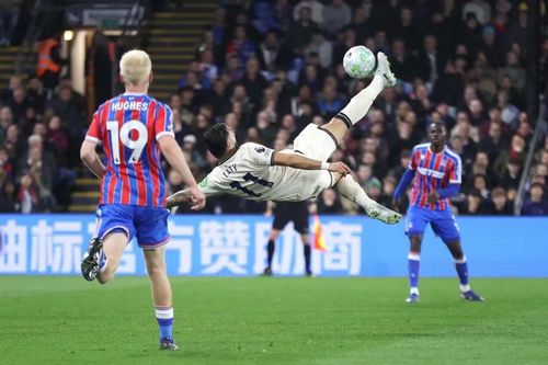 West Ham đã không thể tạo khoảng cách an toàn khi khoảng cách của họ với khu vực xuống hạng chỉ vẻn vẹn 2 điểm.