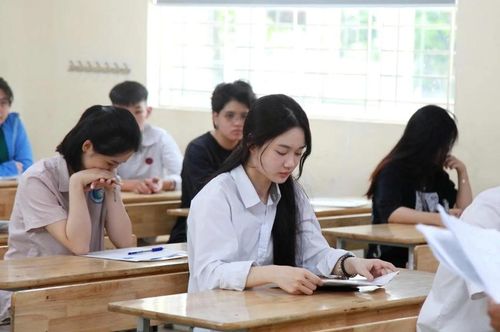 Theo các chuyên gia, phụ huynh đồng hành, chăm sóc dinh dưỡng và tinh thần là yếu tố quan trọng giúp sĩ tử giữ sức trước kỳ thi.