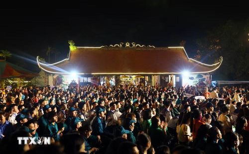 Lễ hội Bạch Đằng thu hút đông đảo người dân và du khách. (Ảnh: Đức Hiếu/TTXVN)