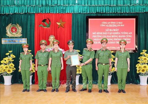 Lực lượng Công an Cà Mau tích cực với công tác dân vận. Ảnh: TTXVN phát