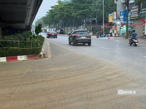 Người dân cho rằng việc cải tạo hạ tầng chống ngập là rất cần thiết, đặc biệt tại khu vực thường xuyên phát sinh úng cục bộ sau mưa lớn. Tuy nhiên, quá trình thi công cần được tổ chức khoa học hơn, tăng cường che chắn, tưới nước giảm bụi và đẩy nhanh tiến độ để hạn chế tối đa ảnh hưởng đến cuộc sống thường nhật.