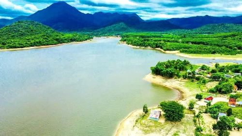 Một góc làng Canh Tiến.