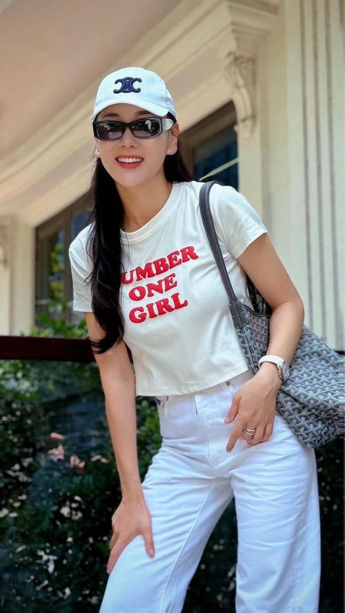 Phương Oanh được nhiều người hâm mộ yêu mến. Ảnh: FBNV