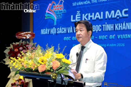 Đồng chí Nguyễn Long Biên phát biểu tại lễ khai mạc Ngày hội Sách và Văn hóa đọc tỉnh Khánh Hòa năm 2026.