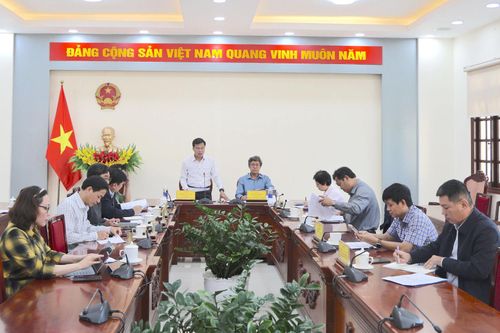 Quang cảnh cuộc họp