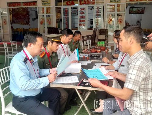 Lực lượng QLTT tham gia đoàn liên ngành kiểm tra thực tế tại Khu di tích lịch sử Đền Hùng.