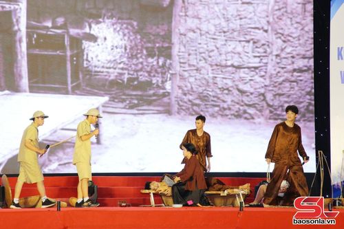 Tiểu phẩm "Tức nước vỡ bờ" của Trường THPT Chuyên Sơn La.