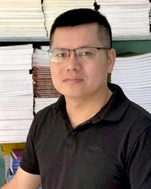 Anh Ma Văn Toàn Cán bộ Thư viện Trường Phổ thông Dân tộc bán trú THCS Ngam La, xã Mậu Duệ