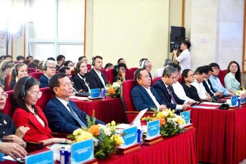 Bộ trưởng Bộ Khoa học và Công nghệ Vũ Hải Quân, nguyên Bộ trưởng Bộ Khoa học và Công nghệ Nguyễn Mạnh Hùng cùng các đại biểu tham dự buổi Lễ.