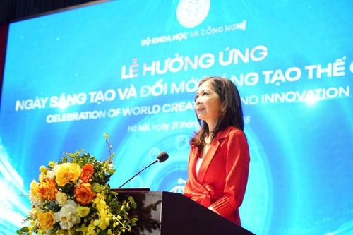 Bà Pauline Tamesis, Điều phối viên thường trú Liên Hợp Quốc tại Việt Nam phát biểu tại buổi Lễ.