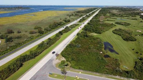 Đường Ocean Parkway, nơi phát hiện nhiều thi thể có liên quan đến vụ án.