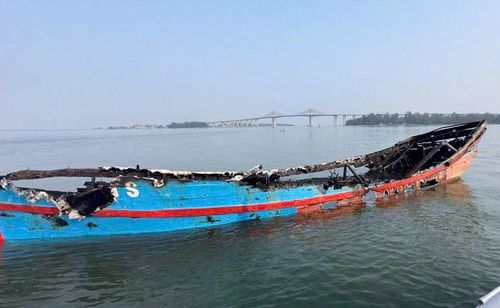 Tàu cá bị thiêu rụi hoàn toàn, ước tính thiệt hại khoảng 350 triệu đồng