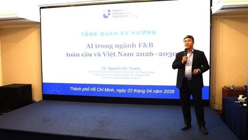 Chuyên gia phát biểu tại hội thảo.