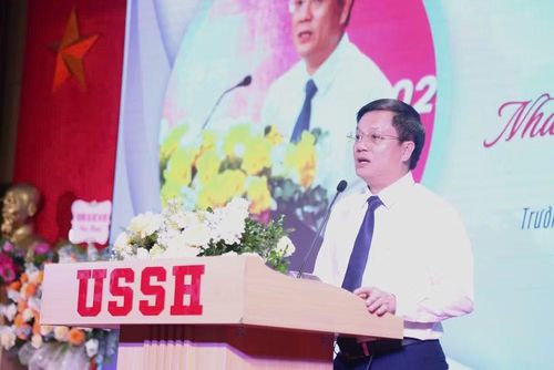 Tổng Biên tập Tạp chí Gia đình Việt Nam Hồ Minh Chiến chia sẻ tại sự kiện.