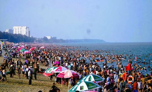 Sầm Sơn là 1 trong những bãi tắm nổi tiếng ở miền Bắc, mỗi năm đón hàng triệu lượt du khách