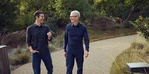 Tuy nhiên, ảnh hưởng của Ternus trong Apple đã vượt xa vai trò kỹ thuật. Ông tham gia vào các quyết định chiến lược, từ lộ trình sản phẩm đến các tính năng và định hướng phát triển dài hạn. Ảnh: Apple
