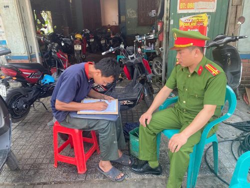 Không tiếp tay cho các hành vi vi phạm, góp phần ngăn chặn từ sớm các nguy cơ mất an toàn trên đường phố.