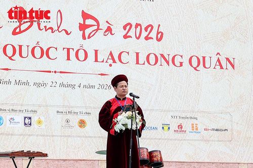 Chủ tịch UBND xã Bình Minh Nguyễn Đăng Việt phát biểu tại chương trình Lễ hội Bình Đà 2026.