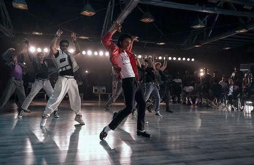 Điểm sáng lớn nhất của bộ phim nằm ở màn thể hiện của Jaafar Jackson. 