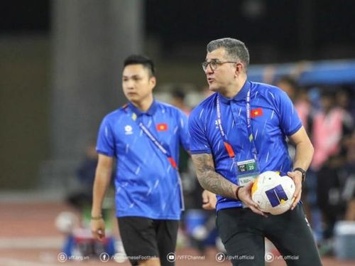 HLV Cristiano Roland có tài năng. Ảnh: VFF