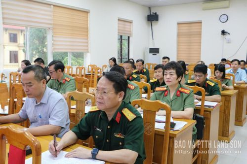 Các đại biểu dự hội nghị