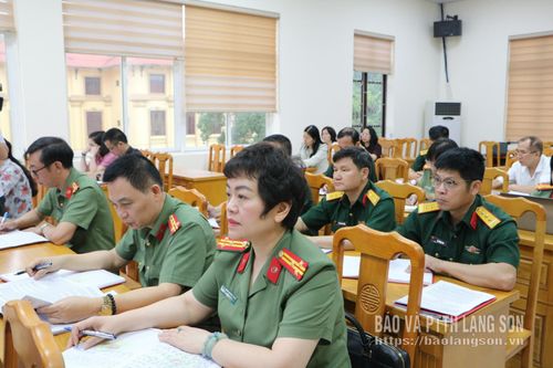 Các đại biểu dự hội nghị
