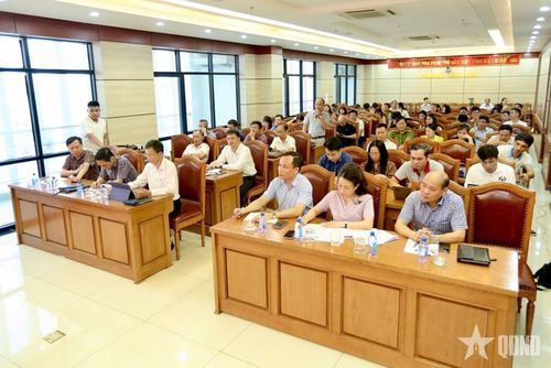 Quang cảnh buổi họp báo.