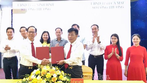 Lãnh đạo Sở Công Thương hai tỉnh Ninh Bình - Cà Mau ký kết chương trình hợp tác giai đoạn 2026-2030.