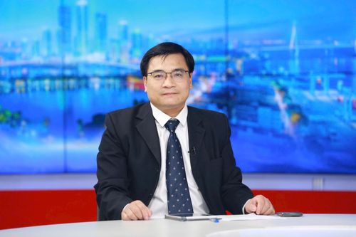 Ông Lê Tuấn Phong, Phó Vụ trưởng Vụ Công tác xây dựng văn bản quy phạm pháp luật, Bộ Tư pháp cho rằng y tế và an sinh xã hội là lĩnh vực nhận được sự quan tâm nhiều nhất trong quá trình xây dựng Luật Thủ đô (sửa đổi). Ảnh: Phạm Hùng
