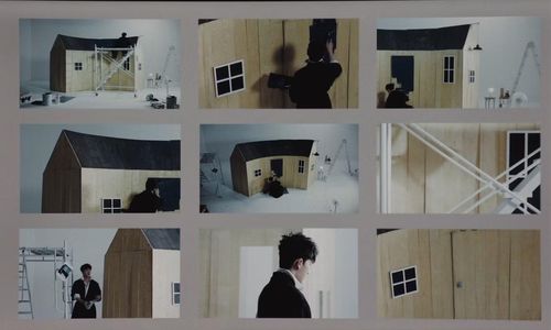 HIEUTHUHAI cùng một “ốc đảo” trắng xóa do chính mình tạo nên trong album.
