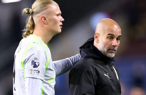  Pep dường như không hài lòng khi Man City chỉ thắng tối thiểu. 