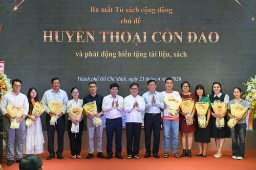  Đồng hành cùng dự án, các đơn vị như NXB Tổng hợp TP.HCM, NXB Trẻ, NXB Kim Đồng và nhiều công ty sách (Trí Việt, Thái Hà...) đã trao tặng hàng trăm đầu sách. Nguồn lực này giúp hiện thực hóa tủ sách 500 tựa, phục vụ nhu cầu nghiên cứu và học tập trực tiếp tại Côn Đảo. 