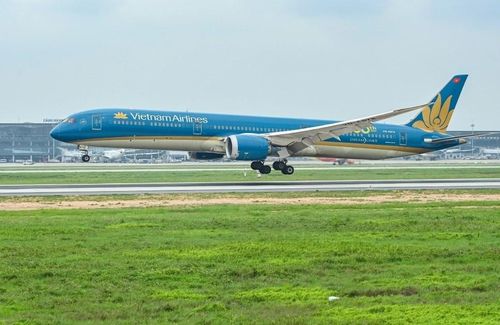 Máy bay tại sân bay Nội Bài. Ảnh: Giang Huy