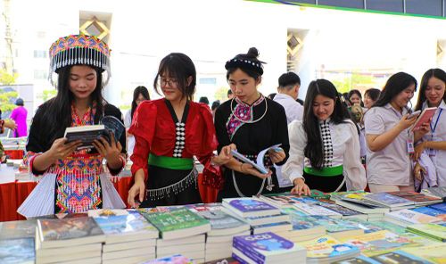 Ngày Sách và Văn hóa đọc 2026 tại tỉnh Điện Biên. Ảnh: Phan Quân - TTXVN