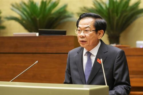 Bộ trưởng Bộ Nội vụ Đỗ Thanh Bình trình bày báo cáo tiếp thu, giải trình tại kỳ họp - Ảnh: VGP/Nhật Bắc