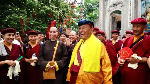 Đức Pháp vương Gyalwang Drukpa thăm Đền Hùng.